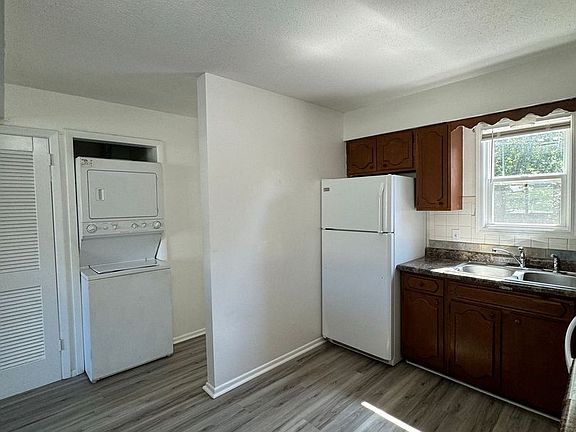5th image of 717 S Prairie St #5