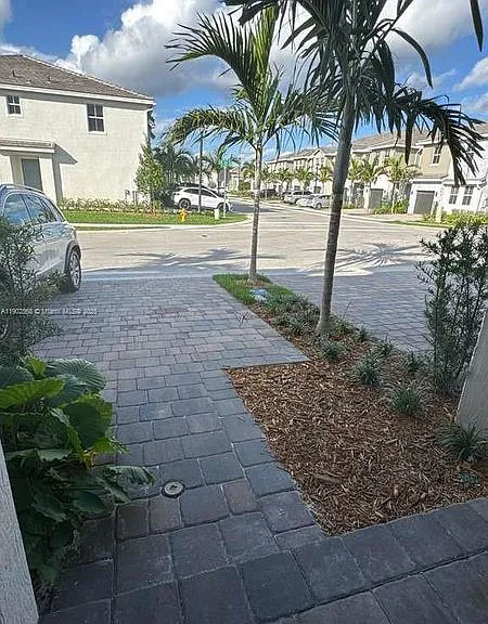 17108 SW 2nd Cir #TOWNHOUSE — Photo 12