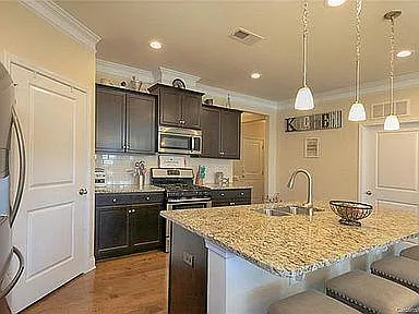 3715 Summer Haven Dr — Photo 9