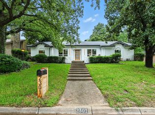 2301 Wood Cliff Ct, Arlington, TX 76012