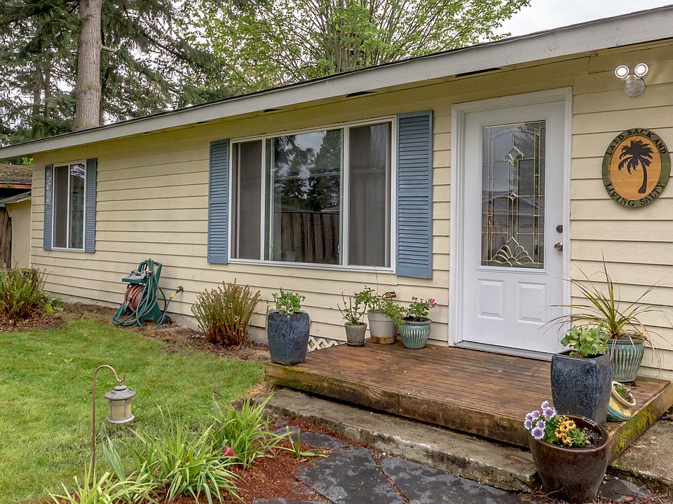 Front of this charming home!