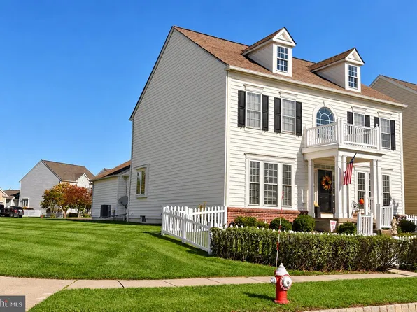 10 Croft Dr, Fountainville, PA 18923