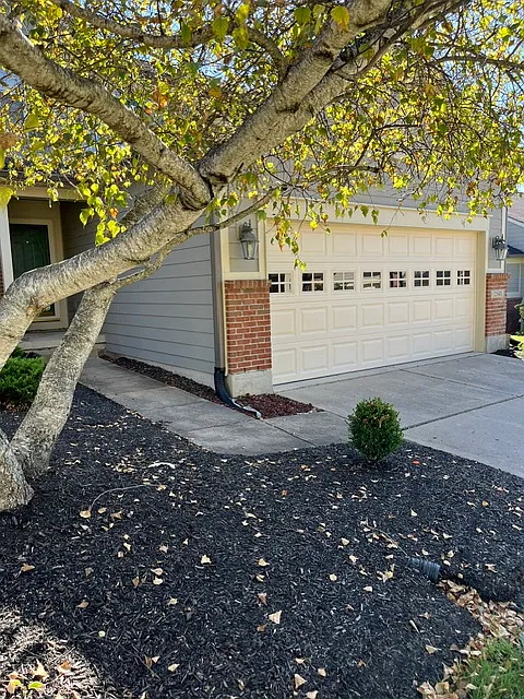 3 bed, 2388 sqft, $2,450 — Photo 3