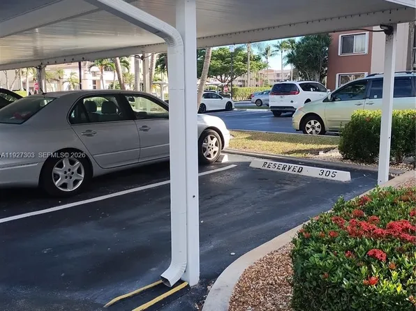 7557 Granville Dr #305, Fort Lauderdale, FL 33321