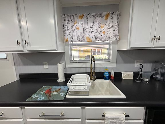 2nd image of 116 Lakeview Dr #644