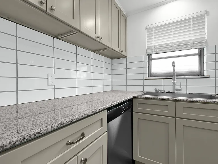 39 Sunnyside Ln — Photo 4