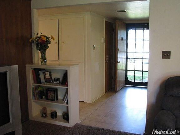 3rd image of 2174 Sarazen Ave