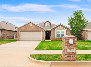 9216 NW 71st St, Yukon, OK 73099