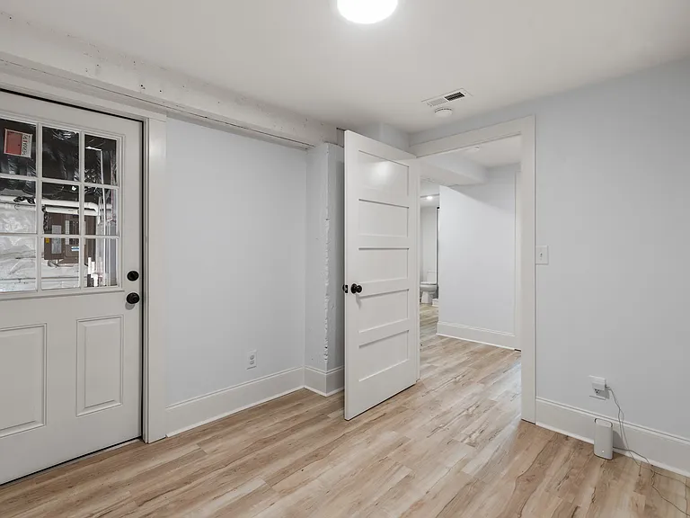 421 Heathcliff St — Photo 31