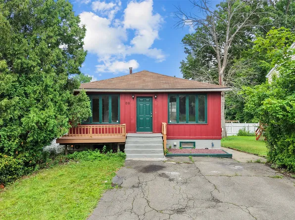 818 N McKinley Ave, Endicott, NY 13760