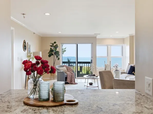 1 Seal Harbor Rd APT 210, Winthrop, MA 02152