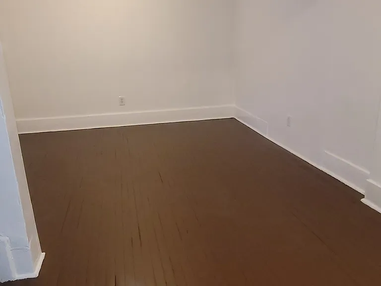 536 Jefferson St — Photo 14