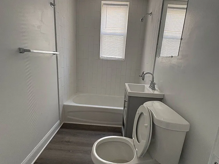 34 12th Ave #6 — Photo 7