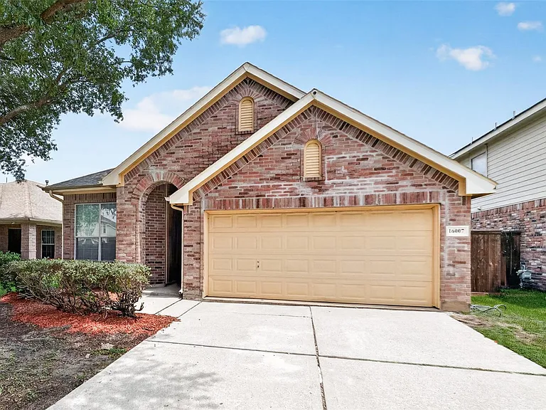 16007 Hidden Manor Dr — Photo 3
