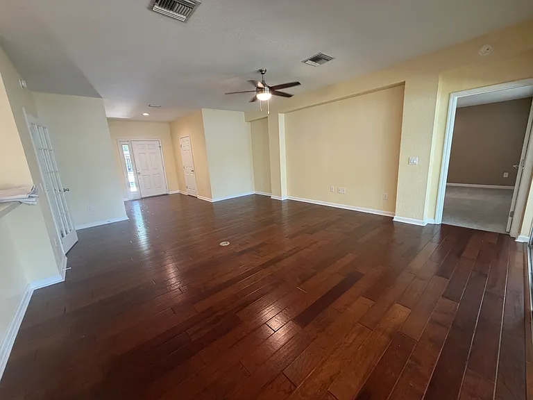 5681 SW 39th St — Photo 3