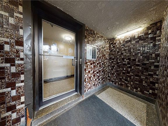 3rd image of 2821 Kings Hwy APT 1L