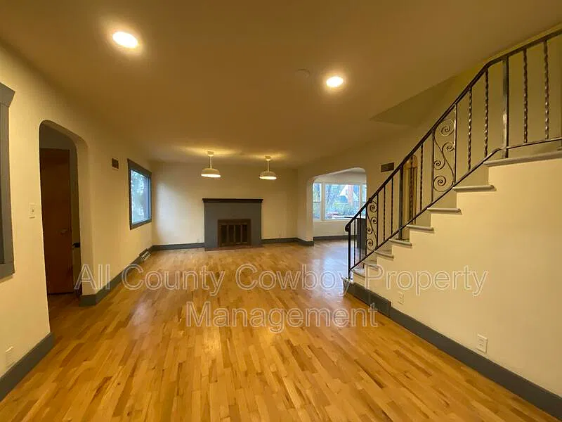 5 bed, 3.5 bath, $2,995 — Photo 4