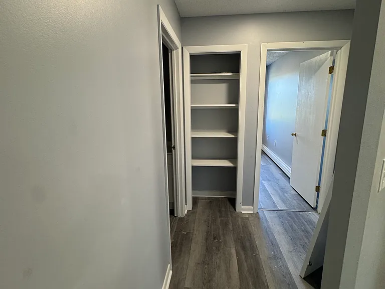 Hallway (End Unit)