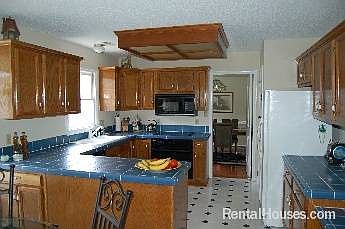 4th image of 7200 Groveview Ct