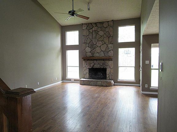 3rd image of 7615 Pine Hollow Dr
