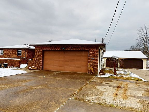 2nd image of 2188 Lakewood Dr