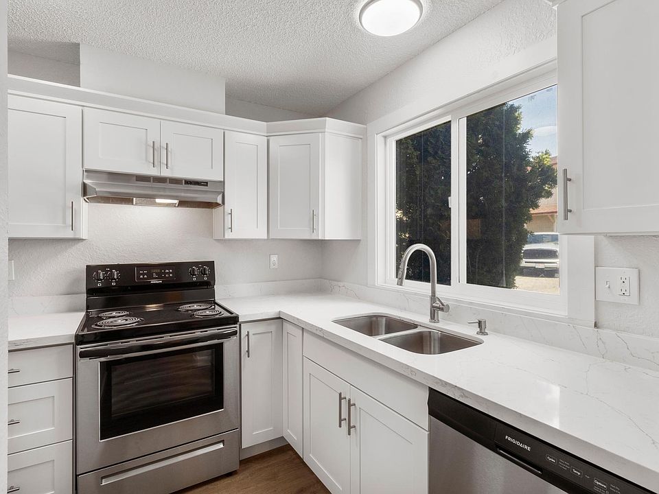1st image of 395 9th St NE #21