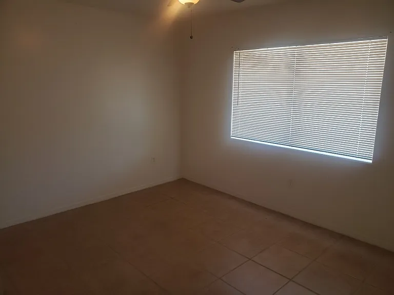 403 N Sunshine Blvd #C — Photo 13