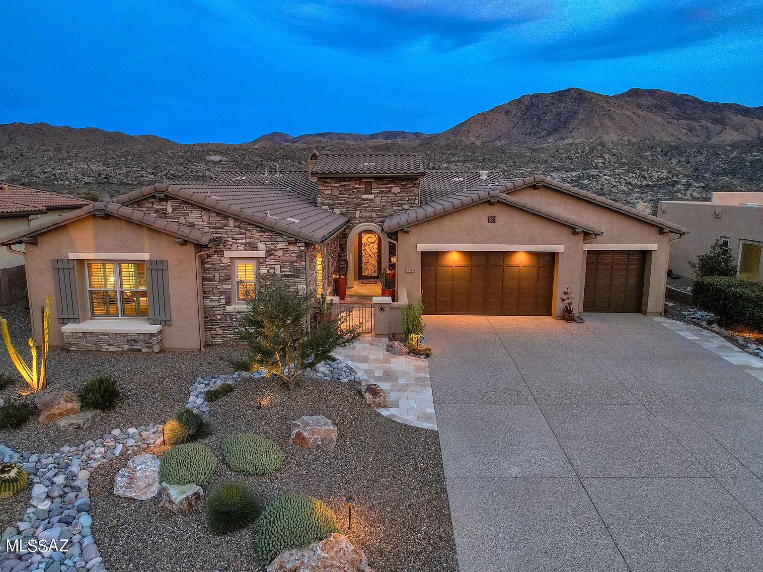 35743 S Lemon Rock Ct