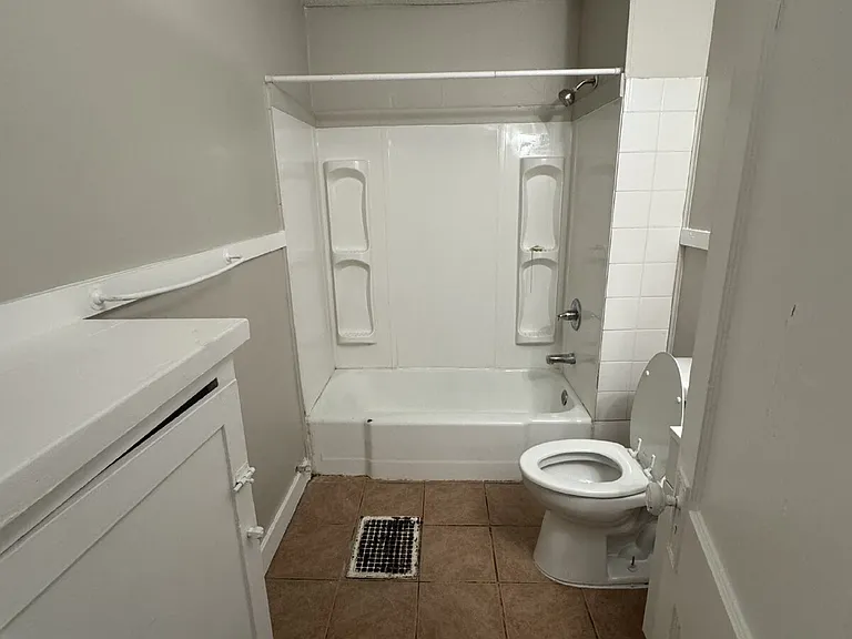 1535 N Holyoke St — Photo 9