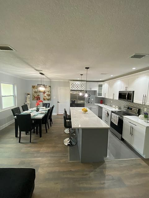 1st image of 1800 Parkin Cir S
