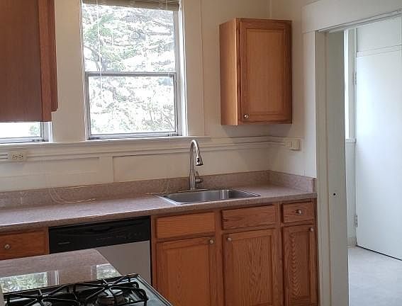 4th image of 2222 Baker St