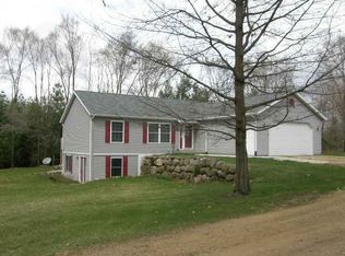 W8988 Retzlaff Rd, Fort Atkinson, WI 53538