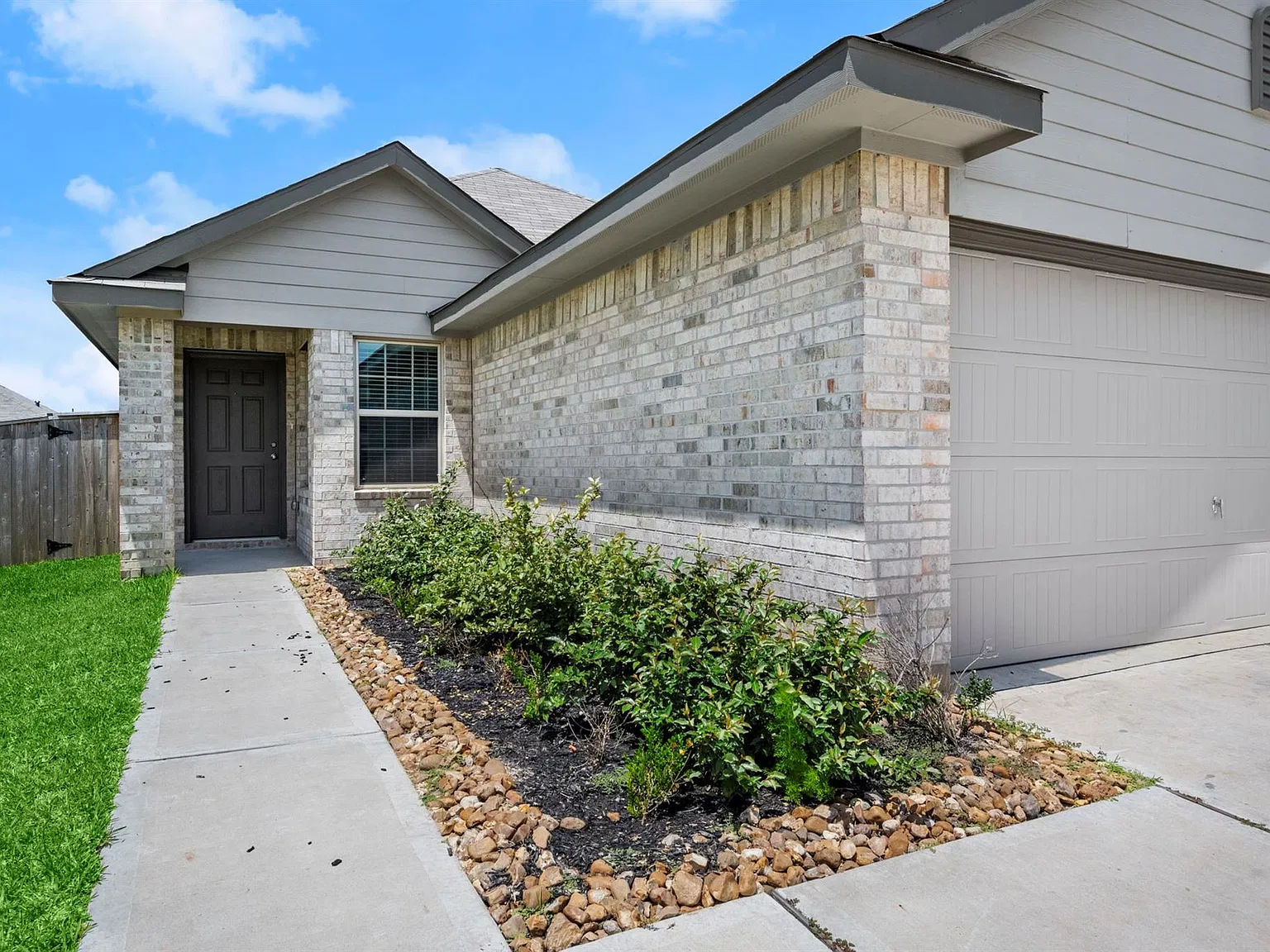 3 bed, 2.0 bath, 1188 sqft, $1,595 — Photo 4