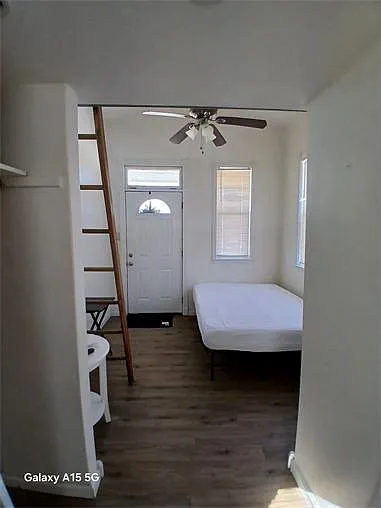 1 bed, 1.0 bath, 400 sqft, $825 — Photo 2