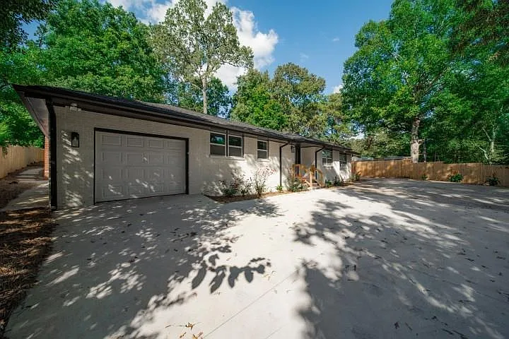 3154 N Druid Hills Rd — Photo 100