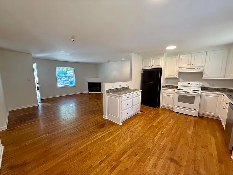 218 Hickory Forest Rd — Photo 4