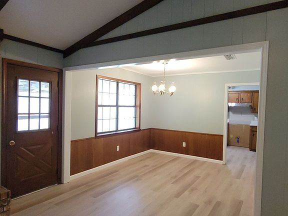4th image of 9804 Driftwood Cir