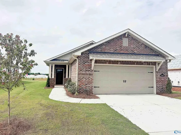 1040 Maplehurst St, Decatur, AL 35603