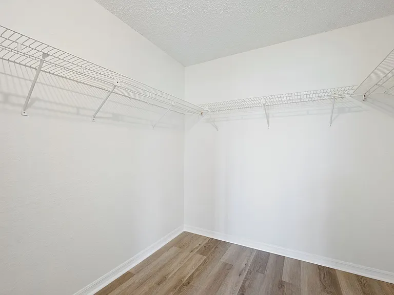 121 Lindsay Ln — Photo 17