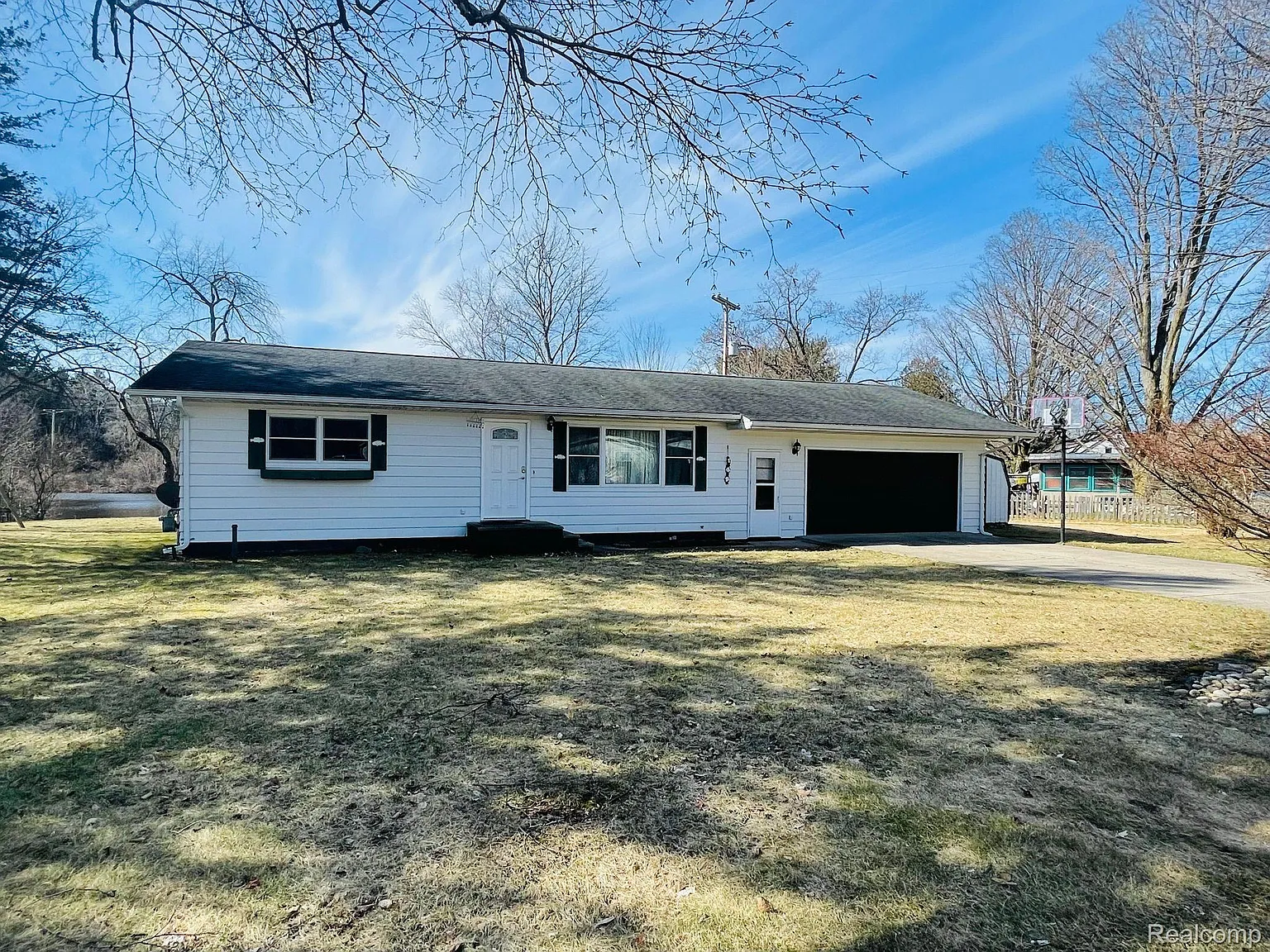 169 Park Pl photo 1