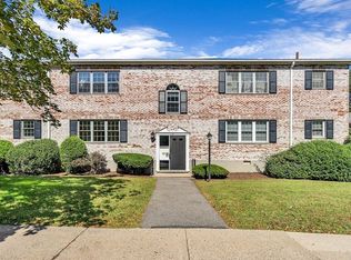 117-1 Lake Shore Rd FLOOR 1, Brighton, MA 02135