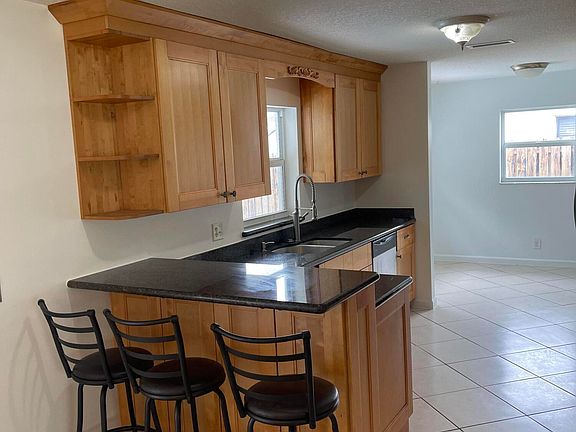 4th image of 5114 NW 27th Ct