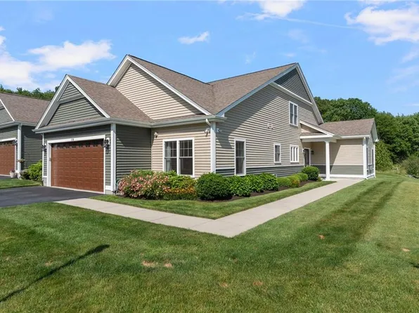 12 Fairway Dr #12B, Smithfield, RI 02917