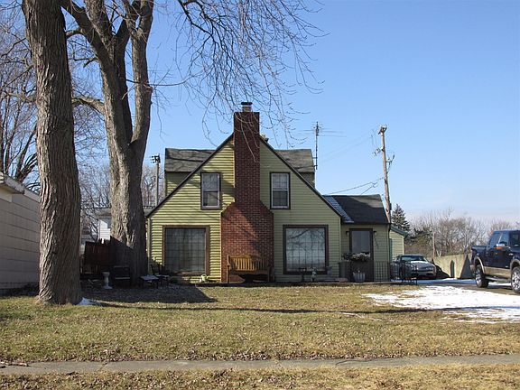 2nd image of 20405 Floral St