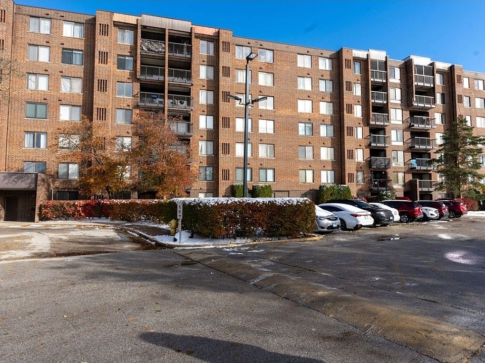 1st image of 400 Park Ave APT 703