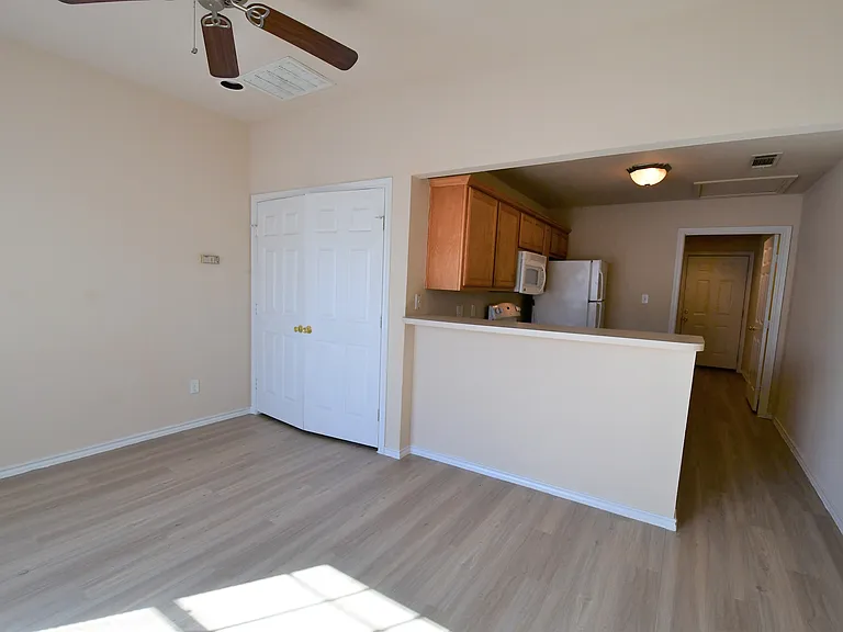 1302 Maple St #3002 — Photo 6
