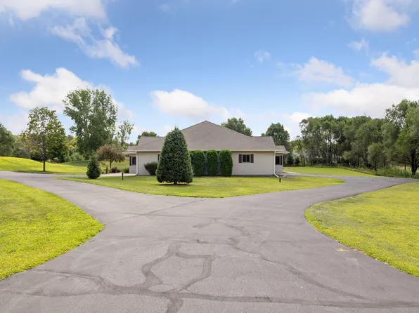 921 Meadowood Ln Unit 1, Hudson, WI 54016