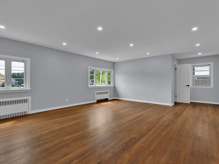 1495 Morris Ave #2 — Photo 5