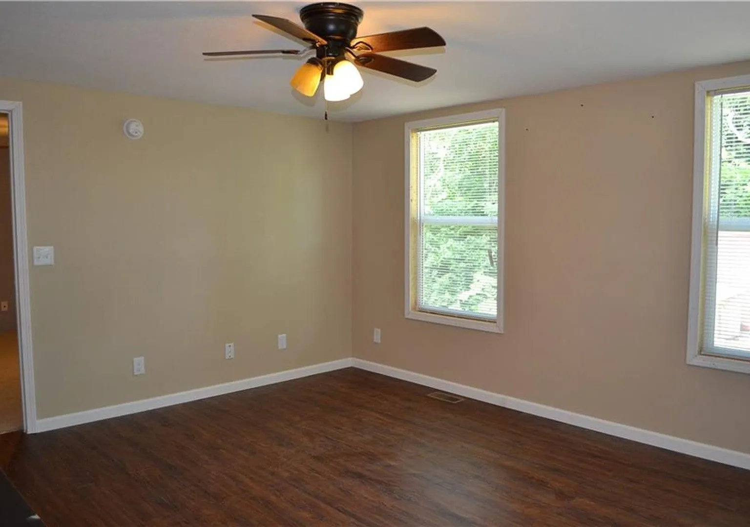 44 Skyline — Photo 2