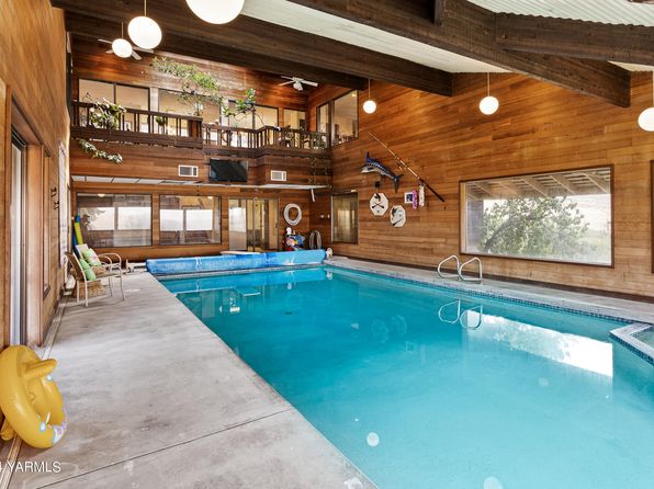 1303 Nightingale Rd, Wapato, WA 98951